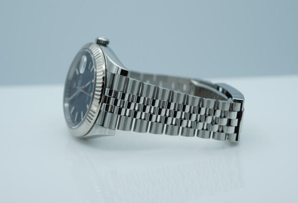 Rolex 126334 DATEJUST 41 FLUTED BEZEL BLUE STICK DIAL JUBILEE WARRANTY FULL SET - Image 4