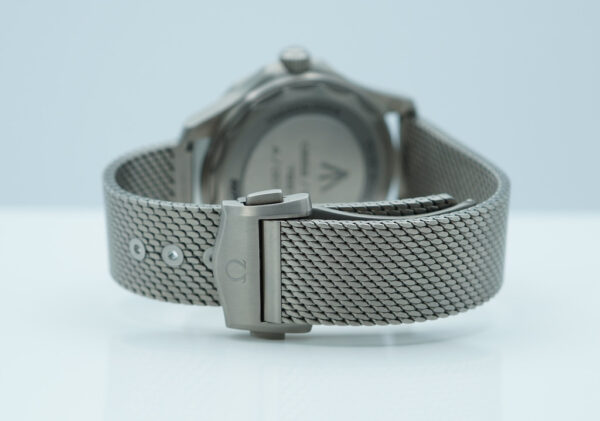 Omega SEAMASTER DIVER 300M 007 JAMES BOND TITANIUM BRACELET 2023 FULL SET - Image 7