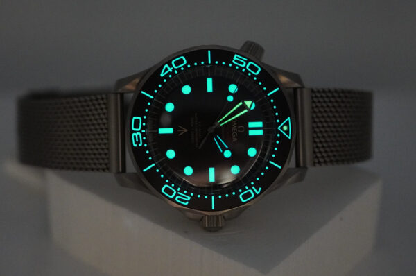 Omega SEAMASTER DIVER 300M 007 JAMES BOND TITANIUM BRACELET 2023 FULL SET - Image 11