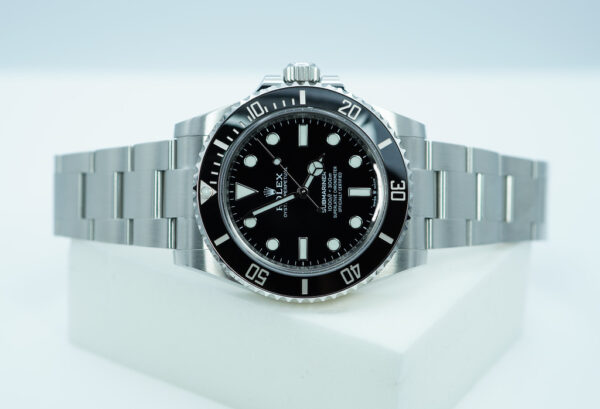 Rolex 124060 SUBMARINER NO DATE 41MM 2023 WARRANTY COMPLETE SET - Image 10