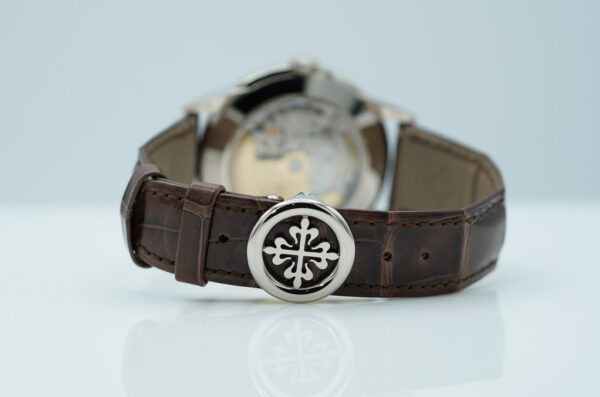 Patek PHILIPPE 5320G PERPETUAL CALENDAR WHITE GOLD SALMON DIAL 2023 FULL SET - Image 7