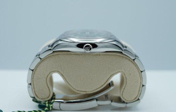 BRAND NEW Rolex 124300 OYSTER PERPETUAL 41 GREEN DIAL 2024 COMPLETE SET - Image 3