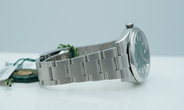 BRAND NEW Rolex 124300 OYSTER PERPETUAL 41 GREEN DIAL 2024 COMPLETE SET - Image 6