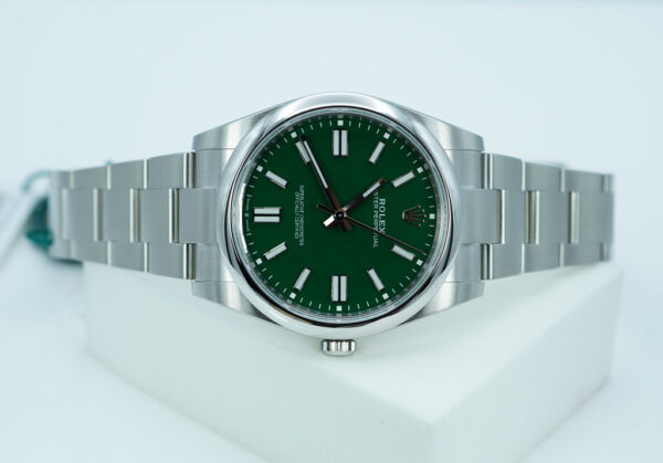 BRAND NEW Rolex 124300 OYSTER PERPETUAL 41 GREEN DIAL 2024 COMPLETE SET - Image 9