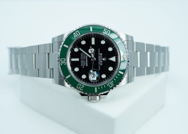 Rolex 126610LV SUBMARINER 41 GREEN MK1 BEZEL STARBUCKS 2022 WARRANTY FULL SET - Image 9