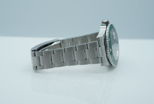 Rolex 126610LV SUBMARINER 41 GREEN MK1 BEZEL STARBUCKS 2022 WARRANTY FULL SET - Image 6
