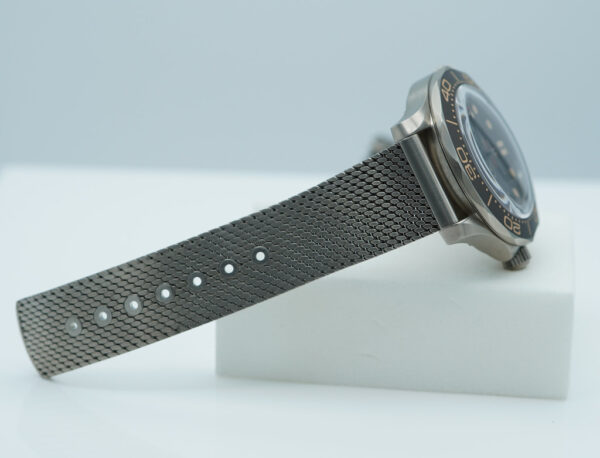 Omega SEAMASTER DIVER 300M 007 JAMES BOND TITANIUM BRACELET 2023 FULL SET - Image 5