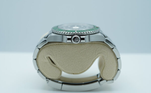 Rolex 126610LV SUBMARINER 41 GREEN MK2 BEZEL BLACK DIAL 2023 COMPLETE SET - Image 3