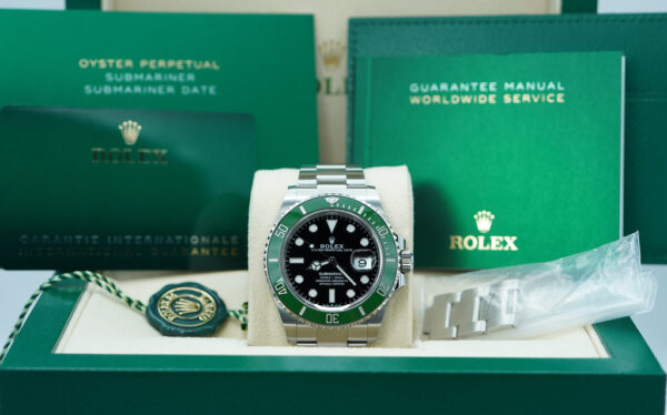 Rolex 126610LV SUBMARINER 41 GREEN MK2 BEZEL BLACK DIAL 2023 COMPLETE SET - Image 2