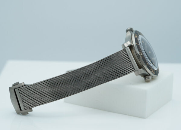Omega SEAMASTER DIVER 300M 007 JAMES BOND TITANIUM BRACELET 2023 FULL SET - Image 6