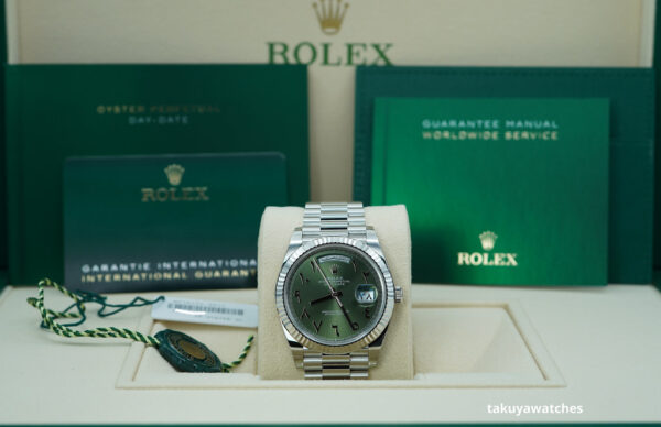 MINT Rolex 228236 DAY DATE PLATINUM FLUTED BEZEL ARABIC GREEN DIAL 2024 RARE FULL SET - Image 2