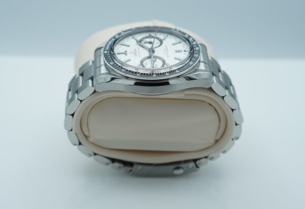 Omega SPEEDMASTER RACING WHITE DIAL EXTRA LEATHER STRAP 2023 WARRANTY - Image 4