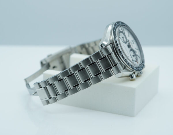 Omega SPEEDMASTER RACING WHITE DIAL EXTRA LEATHER STRAP 2023 WARRANTY - Image 5