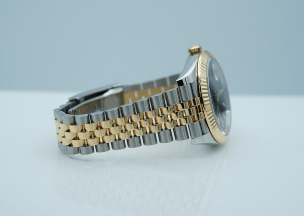 Rolex 126333 DATEJUST 41 YELLOW GOLD STEEL BLACK DIAL JUBILEE 2023 WARRANTY FULL SET - Image 6
