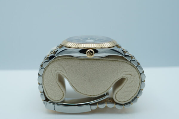Rolex 126333 DATEJUST 41 YELLOW GOLD STEEL BLACK DIAL JUBILEE 2023 WARRANTY FULL SET - Image 3