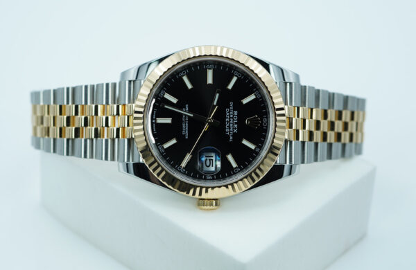 Rolex 126333 DATEJUST 41 YELLOW GOLD STEEL BLACK DIAL JUBILEE 2023 WARRANTY FULL SET - Image 9