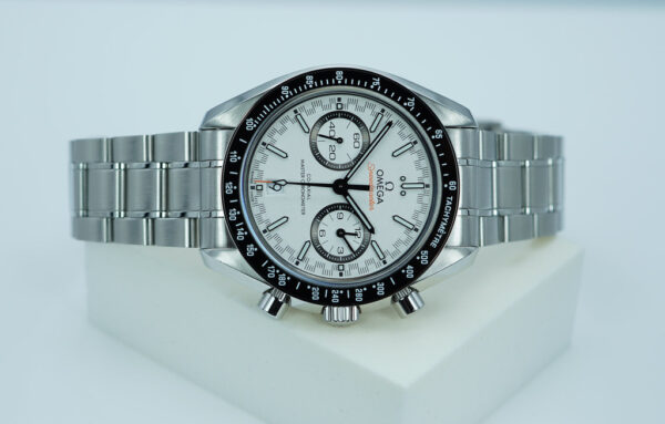 Omega SPEEDMASTER RACING WHITE DIAL EXTRA LEATHER STRAP 2023 WARRANTY - Image 9