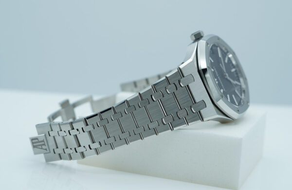 Audemars PIGUET ROYAL OAK 15510ST STAINLESS STEEL BLACK DIAL 2022 COMPLETE SET - Image 6