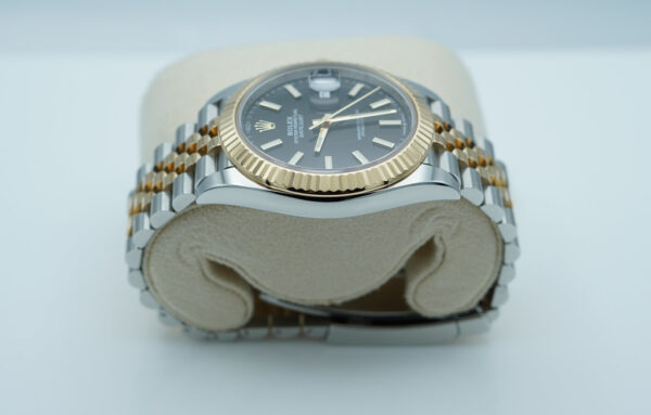 Rolex 126333 DATEJUST 41 YELLOW GOLD STEEL BLACK DIAL JUBILEE 2023 WARRANTY FULL SET - Image 4