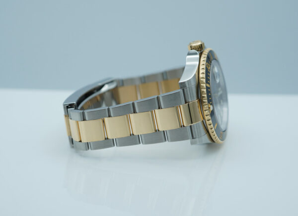 Rolex 126613LN SUBMARINER 18K YELLOW GOLD STEEL BLACK DIAL 2023 FULL SET - Image 6