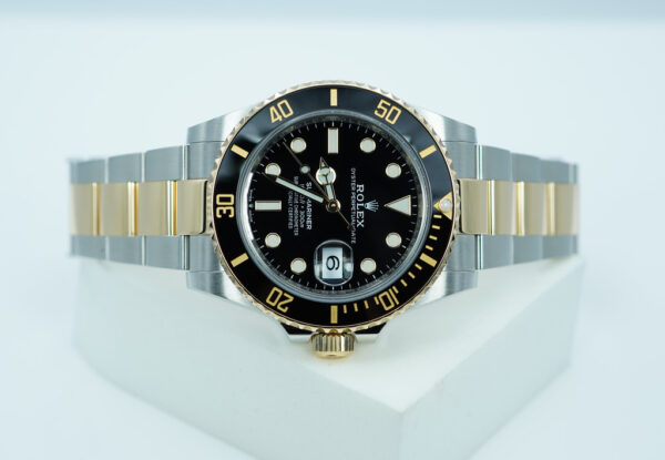 Rolex 126613LN SUBMARINER 18K YELLOW GOLD STEEL BLACK DIAL 2023 FULL SET - Image 8