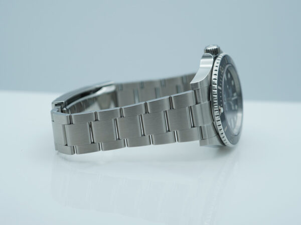 Rolex 124060 SUBMARINER NO DATE 41 NEW MODEL 2024 WARRANTY COMPLETE SET - Image 6