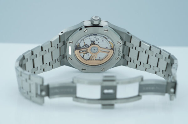 Audemars PIGUET ROYAL OAK 15550ST ICE BLUE DIAL 37MM 2023 COMPLETE SET - Image 8