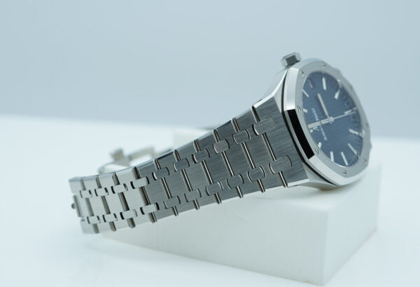 Audemars PIGUET ROYAL OAK 15500ST STAINLESS STEEL BLUE DIAL 41MM 2021 FULL SET - Image 6