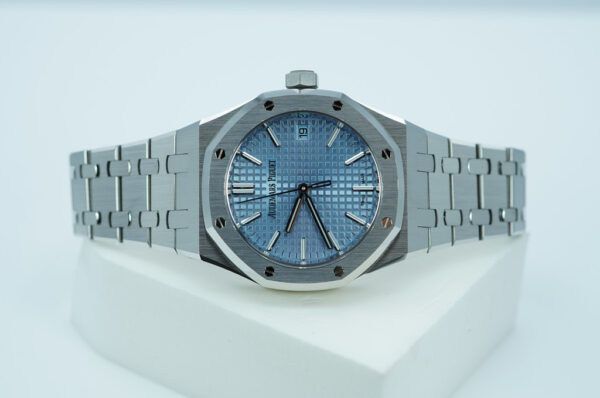 Audemars PIGUET ROYAL OAK 15550ST ICE BLUE DIAL 37MM 2023 COMPLETE SET - Image 10
