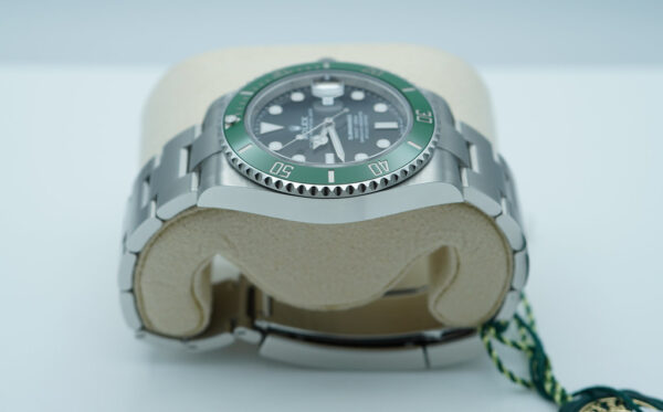 Rolex 126610LV SUBMARINER 41 GREEN MK2 BEZEL BLACK DIAL 2024 COMPLETE SET - Image 4