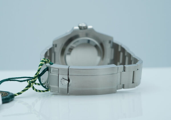 Rolex 126610LV SUBMARINER 41 GREEN MK2 BEZEL BLACK DIAL 2024 COMPLETE SET - Image 7