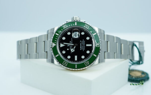 Rolex 126610LV SUBMARINER 41 GREEN MK2 BEZEL BLACK DIAL 2024 COMPLETE SET - Image 10