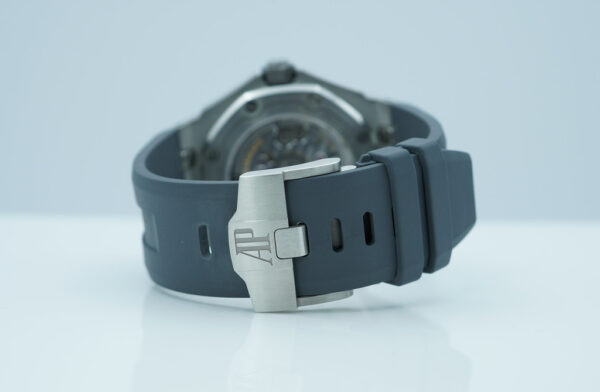 Audemars PIGUET ROYAL OAK OFFSHORE DIVER 15720ST GREY DIAL 2023 WARRANTY - Image 7