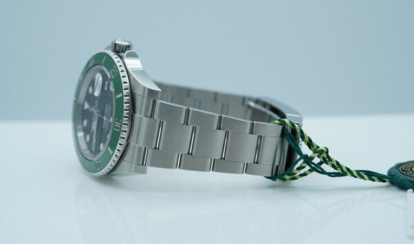 Rolex 126610LV SUBMARINER 41 GREEN MK2 BEZEL BLACK DIAL 2024 COMPLETE SET - Image 5