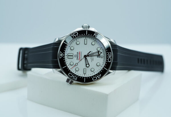 Omega SEAMASTER DIVER 300M WHITE WAVE DIAL RUBBER STRAP 2024 WARRANTY - Image 10