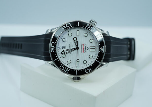 Omega SEAMASTER DIVER 300M WHITE WAVE DIAL RUBBER STRAP 2024 WARRANTY - Image 9