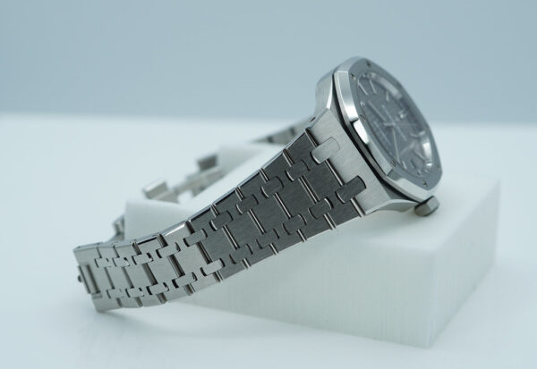 Audemars PIGUET ROYAL OAK STEEL 15450ST GREY DIAL 37MM COMPLETE SET - Image 5