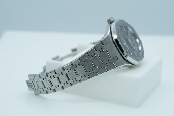 Audemars PIGUET ROYAL OAK STEEL 15450ST GREY DIAL 37MM COMPLETE SET - Image 6