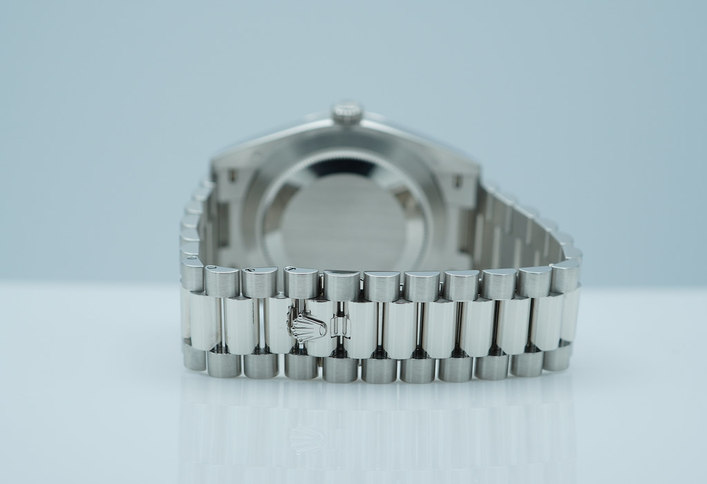 Rolex 228236 DAY DATE PLATINUM FLUTED BEZEL ICE BLUE ROMAN