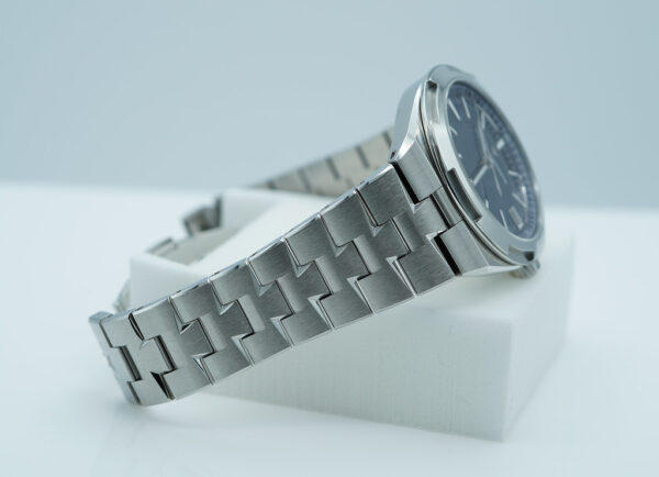 Vacheron CONSTANTIN OVERSEAS 4520V STAINLESS STEEL BLUE DIAL 2024 NEW MODEL FULL SET - Image 5