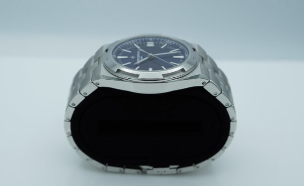 Vacheron CONSTANTIN OVERSEAS 4520V STAINLESS STEEL BLUE DIAL 2024 NEW MODEL FULL SET - Image 4