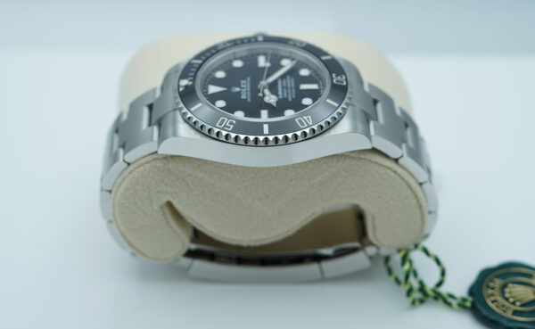 BRAND NEW Rolex 124060 SUBMARINER NO DATE 41MM 2024 WARRANTY COMPLETE SET - Image 4
