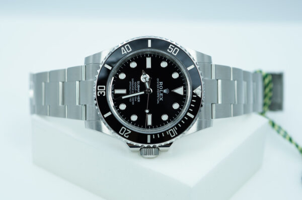 BRAND NEW Rolex 124060 SUBMARINER NO DATE 41MM 2024 WARRANTY COMPLETE SET - Image 9