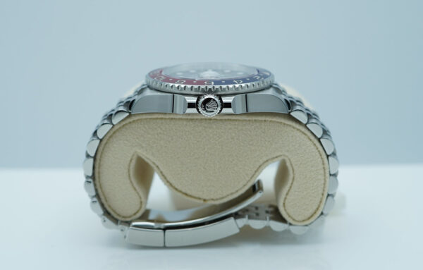 Rolex 126710BLRO PEPSI GMT MASTER II RED BLUE JUBILEE BAND 2024 FULL SET - Image 3