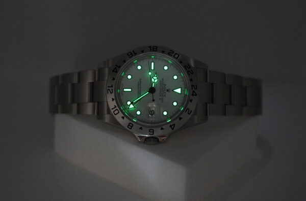 Rolex 16570 EXPLORER II 40MM POLAR WHITE DIAL F SERIAL BOXES PAPERS - Image 11