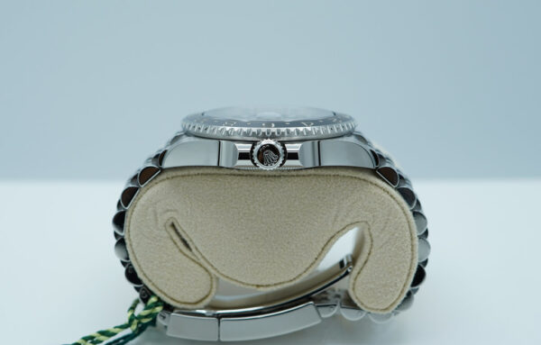 BRAND NEW Rolex 126710GRNR GMT MASTER II BLACK GREY BEZEL JUBILEE BAND 2024 FULL SET - Image 3