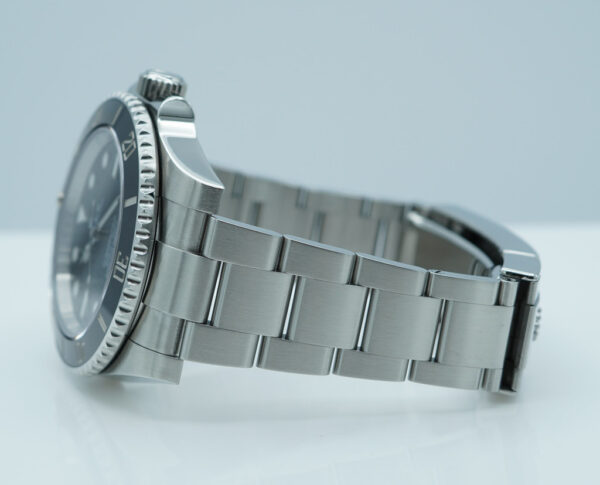Rolex 114060 SUBMARINER NO DATE STAINLESS STEEL 40MM 2016 COMPLETE SET - Image 5