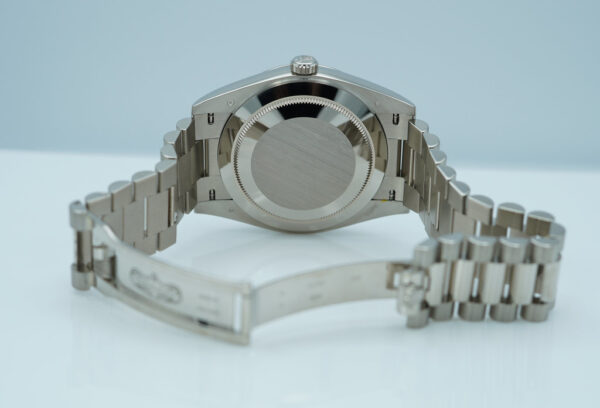 Rolex 228239 DAY DATE 40 WHITE GOLD OLIVE GREEN ROMAN DIAL 2022 COMPLETE SET - Image 8
