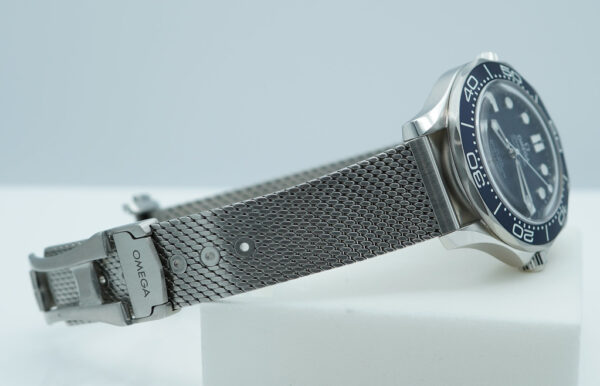 OMEGA SEAMASTER DIVER 300M 007 JAMES BOND 60th ANNIVERSARY 2023 FULL SET - Image 5
