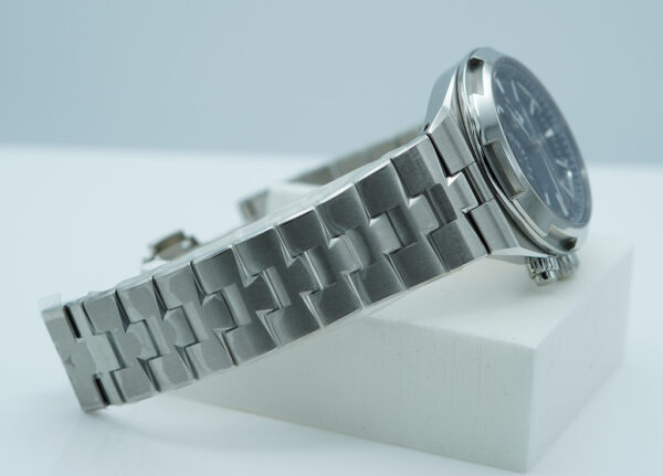 Vacheron CONSTANTIN OVERSEAS DUAL TIME 7900V BLUE DIAL 2021 WARRANTY FULL SET - Image 5